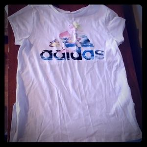 An Adidas tee-shirt, size large (14)